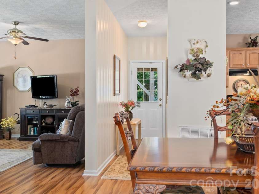 637 April Park, Waynesville, NC 28786.  MLS# CAR4391687, YatesRealty ID 30500. 