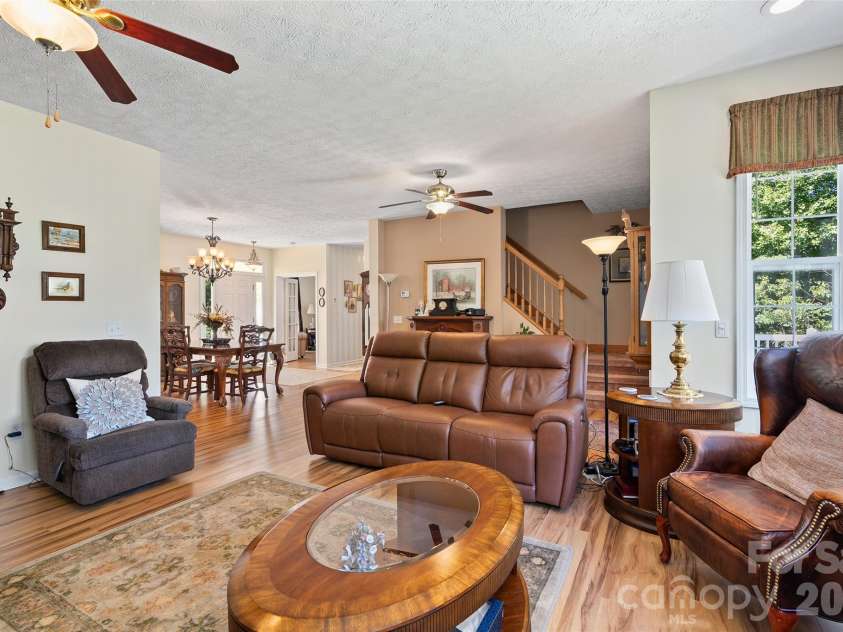 637 April Park, Waynesville, NC 28786.  MLS# CAR4391687, YatesRealty ID 30500. 