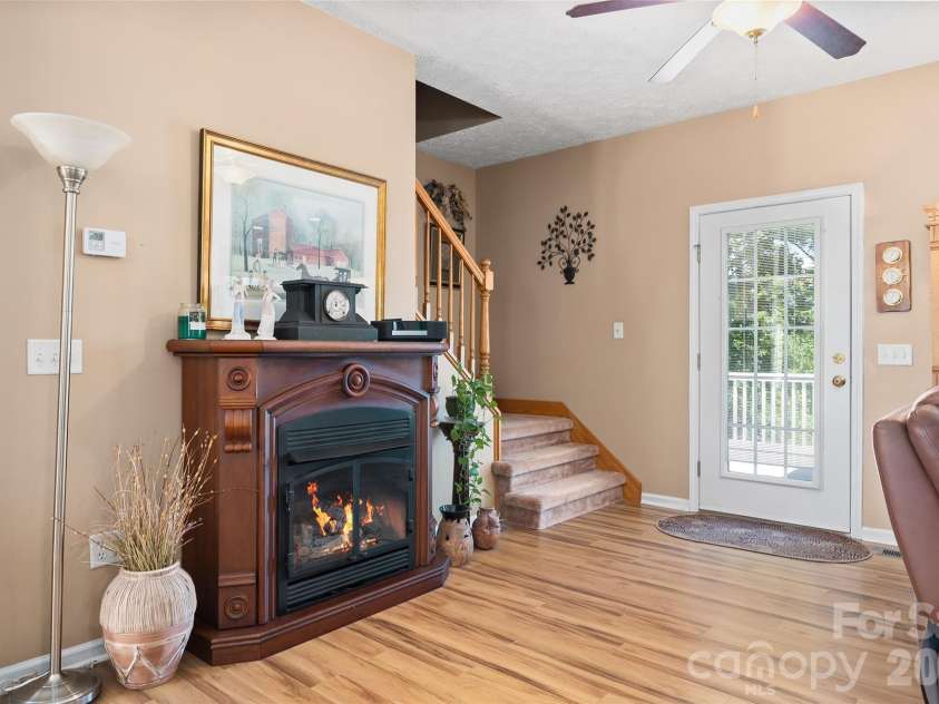 637 April Park, Waynesville, NC 28786.  MLS# CAR4391687, YatesRealty ID 30500. 