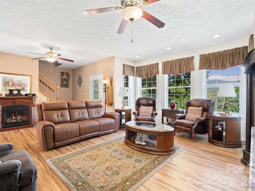 637 April Park, Waynesville, NC 28786.  MLS# CAR4391687, YatesRealty ID 30500. 