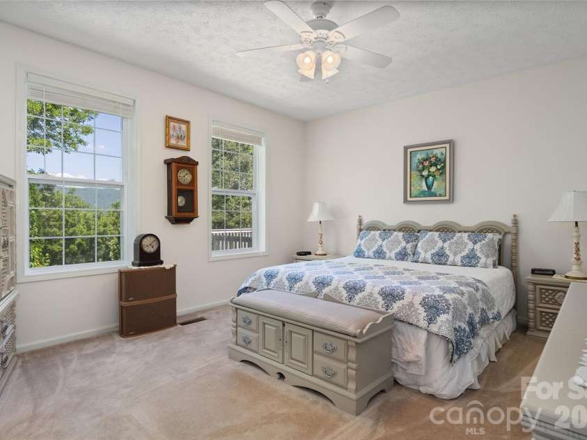 637 April Park, Waynesville, NC 28786.  MLS# CAR4391687, YatesRealty ID 30500. 