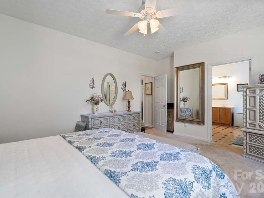 637 April Park, Waynesville, NC 28786.  MLS# CAR4391687, YatesRealty ID 30500. 