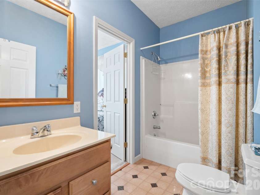 637 April Park, Waynesville, NC 28786.  MLS# CAR4391687, YatesRealty ID 30500. 