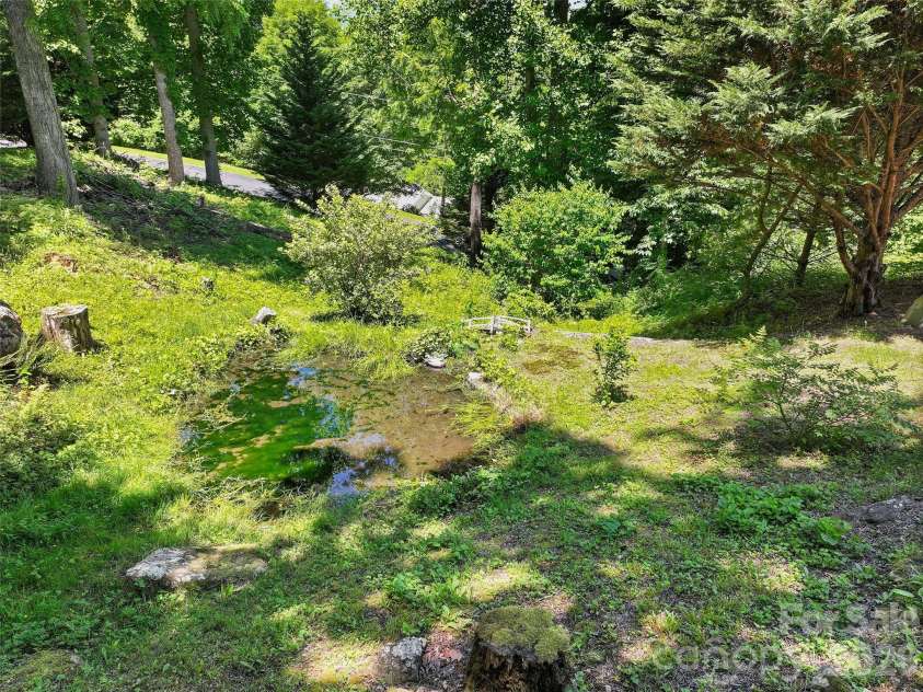 637 April Park, Waynesville, NC 28786.  MLS# CAR4391687, YatesRealty ID 30500. 