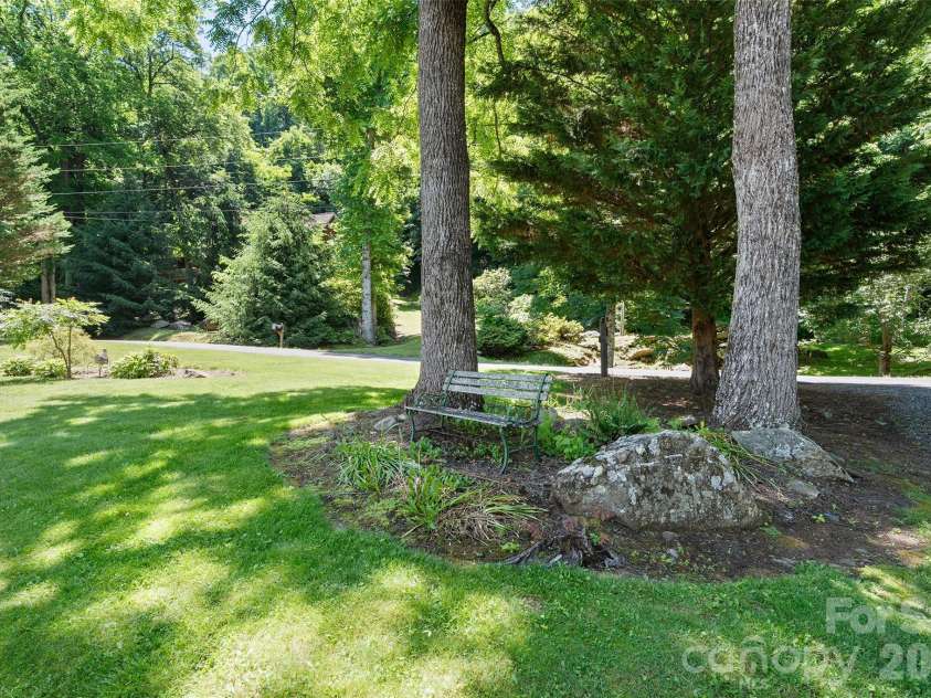 637 April Park, Waynesville, NC 28786.  MLS# CAR4391687, YatesRealty ID 30500. 
