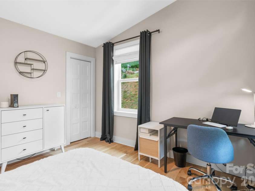 109 Thurland Avenue, Asheville, NC 28803.  MLS# CAR4261311, YatesRealty ID 30501. 2nd. bedroom is also a  generous size