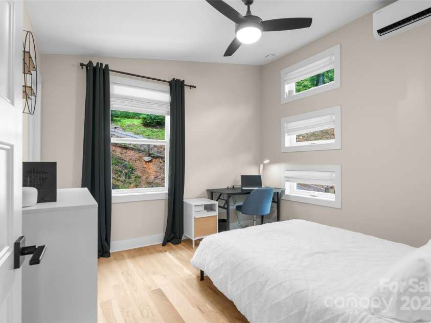 109 Thurland Avenue, Asheville, NC 28803.  MLS# CAR4261311, YatesRealty ID 30501. 