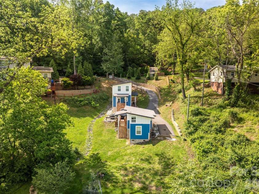 109 Thurland Avenue, Asheville, NC 28803.  MLS# CAR4261311, YatesRealty ID 30501. Such a pretty setting 