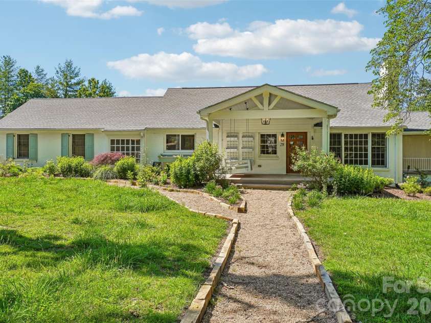 28 Ridgefield Place, Asheville, NC 28803.  MLS# CAR4393041, YatesRealty ID 30501. 