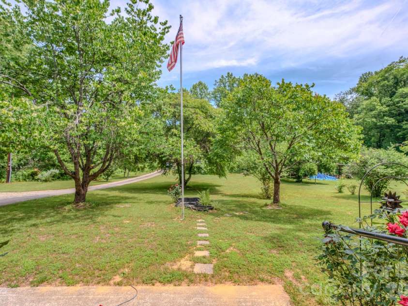 287 Robertson Drive, Old Fort, NC 28762.  MLS# CAR4392010, YatesRealty ID 30502. 