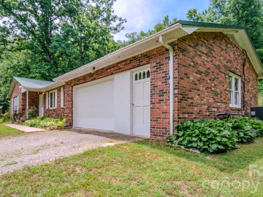 287 Robertson Drive, Old Fort, NC 28762.  MLS# CAR4392010, YatesRealty ID 30502. 