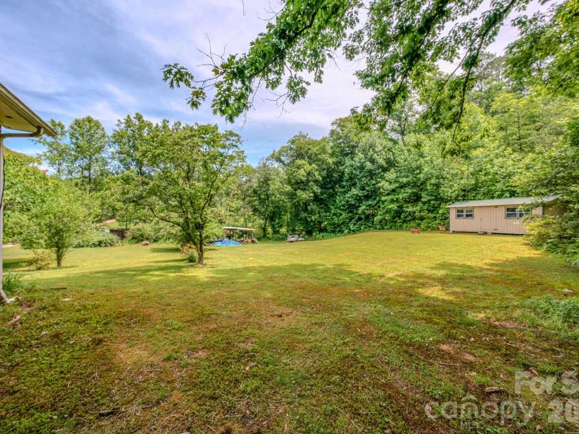 287 Robertson Drive, Old Fort, NC 28762.  MLS# CAR4392010, YatesRealty ID 30502. 