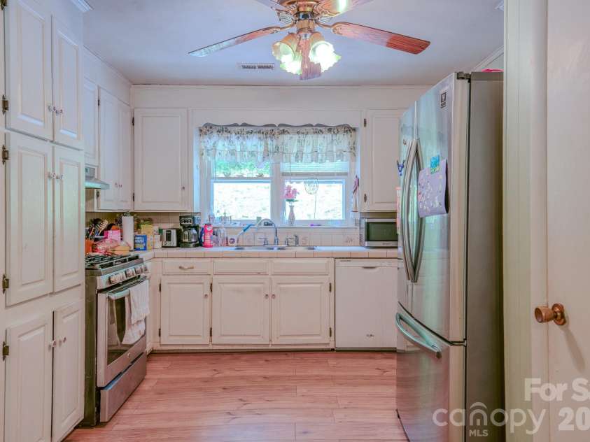 287 Robertson Drive, Old Fort, NC 28762.  MLS# CAR4392010, YatesRealty ID 30502. 