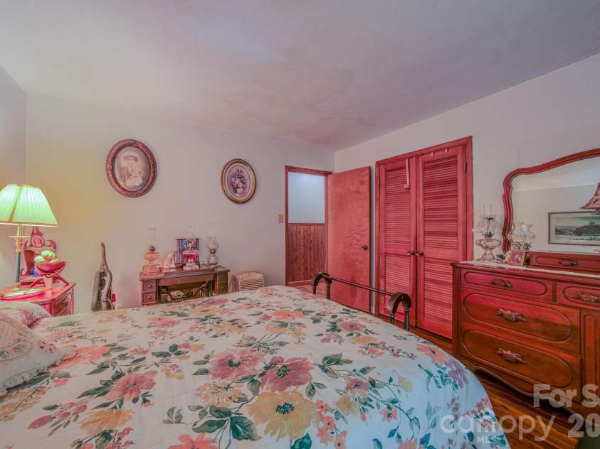 287 Robertson Drive, Old Fort, NC 28762.  MLS# CAR4392010, YatesRealty ID 30502. 