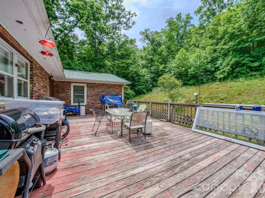 287 Robertson Drive, Old Fort, NC 28762.  MLS# CAR4392010, YatesRealty ID 30502. 