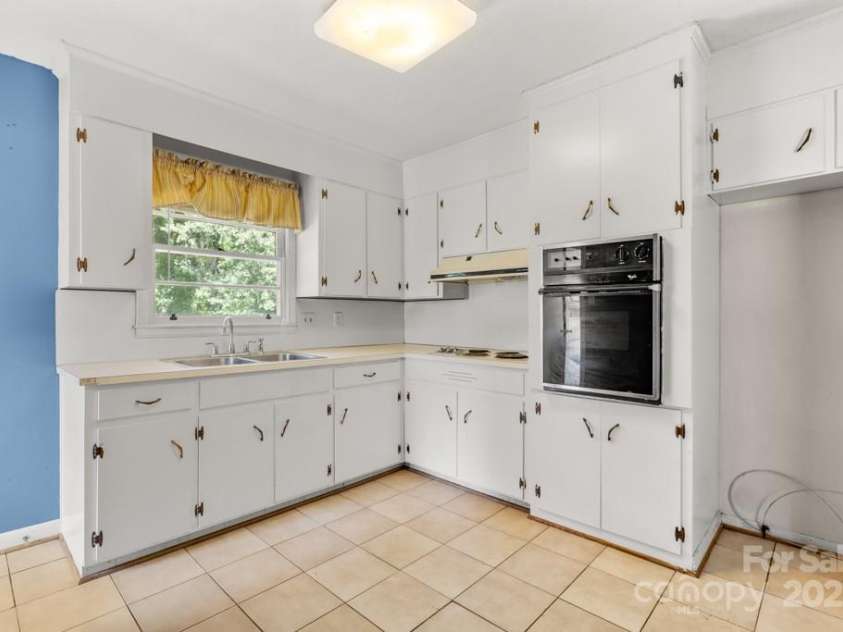 3724 Tadlock Road, Richburg, SC 29729.  MLS# CAR4277893, YatesRealty ID 30503. 