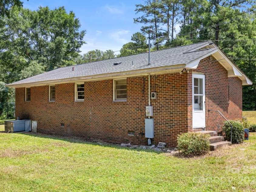 3724 Tadlock Road, Richburg, SC 29729.  MLS# CAR4277893, YatesRealty ID 30503. 