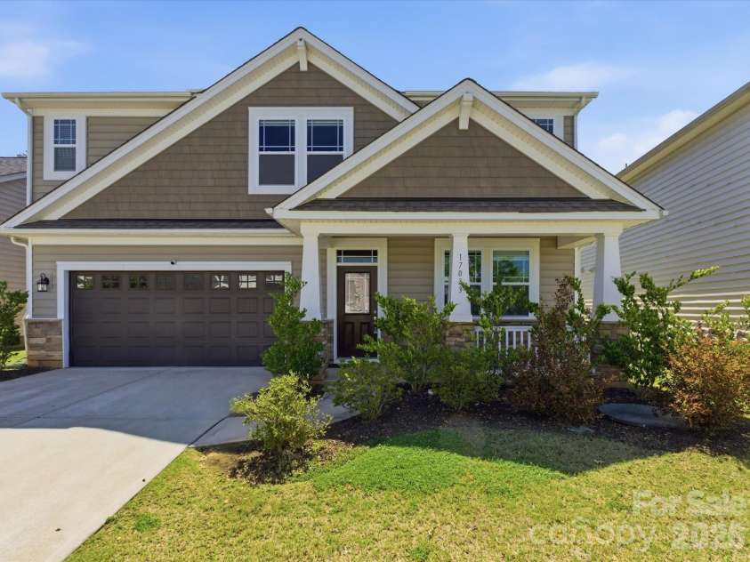 17033 Carolina Pine Row, Charlotte, NC 28278.  MLS# CAR4388329, YatesRealty ID 30504. 