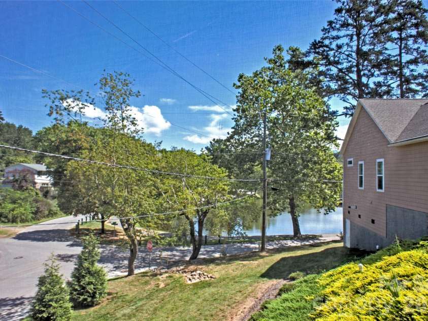 22 Water Pointe Way, Weaverville, NC 28787.  MLS# CAR4388539, YatesRealty ID 30505. 