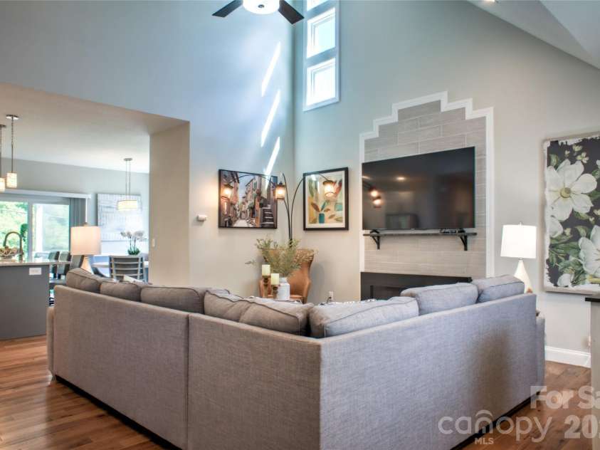 22 Water Pointe Way, Weaverville, NC 28787.  MLS# CAR4388539, YatesRealty ID 30505. Open floorplan with soaring ceilings