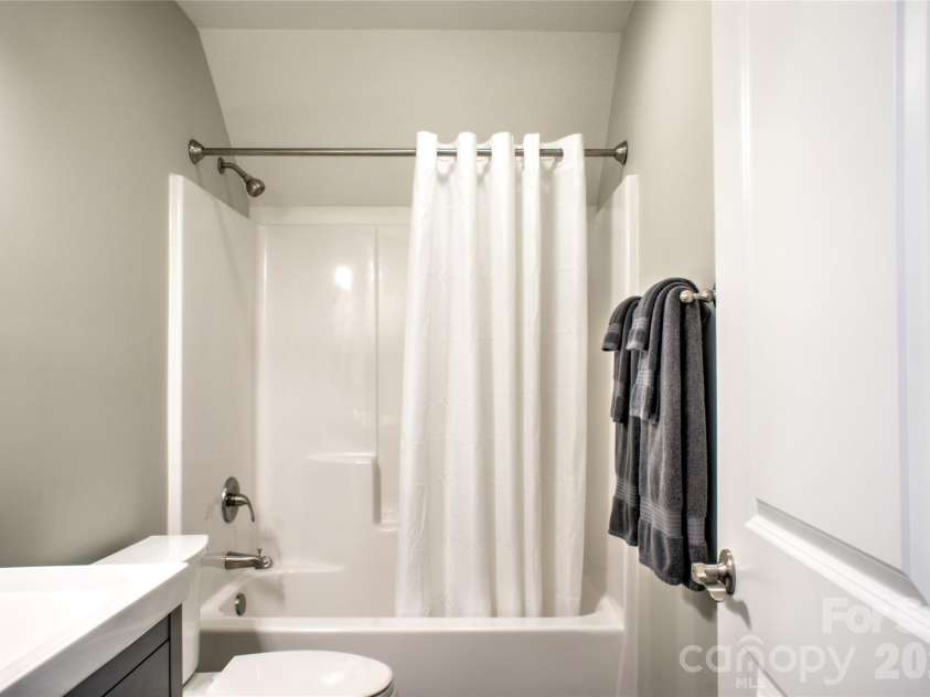 22 Water Pointe Way, Weaverville, NC 28787.  MLS# CAR4388539, YatesRealty ID 30505. Upstairs bathroom