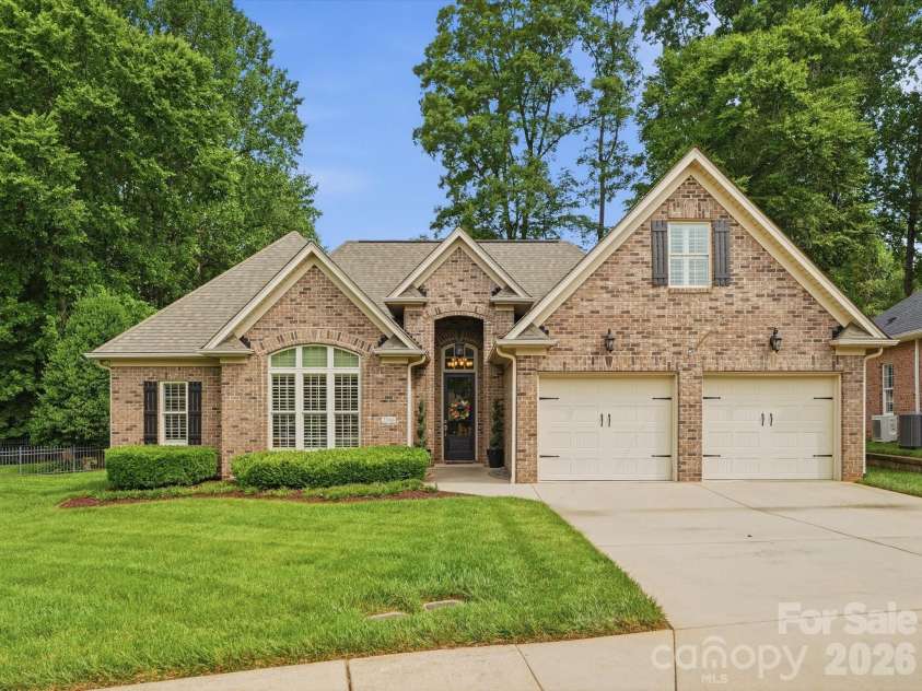 2106 Brookberry Lane, Gastonia, NC 28056.  MLS# CAR4389208, YatesRealty ID 30506. 