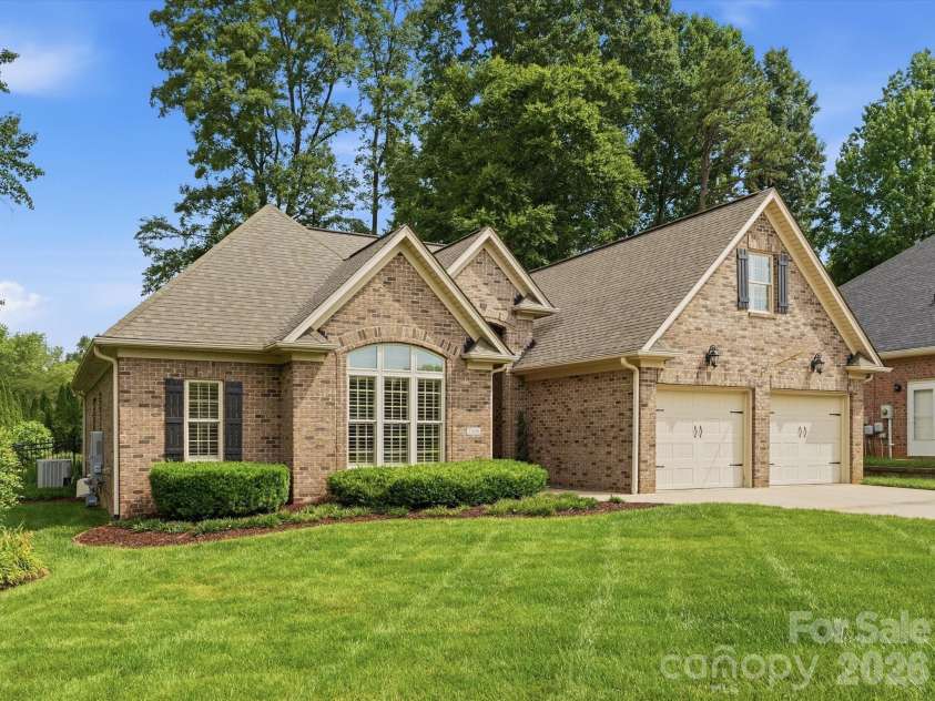 2106 Brookberry Lane, Gastonia, NC 28056.  MLS# CAR4389208, YatesRealty ID 30506. 