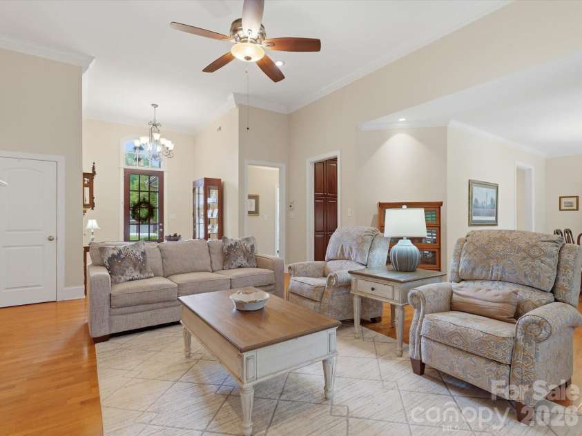 2106 Brookberry Lane, Gastonia, NC 28056.  MLS# CAR4389208, YatesRealty ID 30506. 