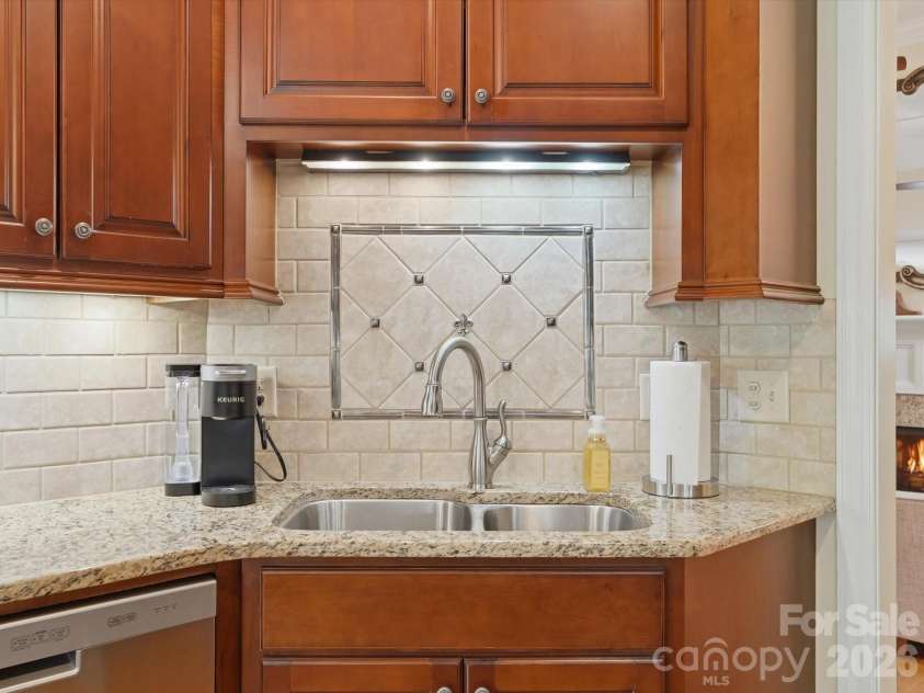 2106 Brookberry Lane, Gastonia, NC 28056.  MLS# CAR4389208, YatesRealty ID 30506. 