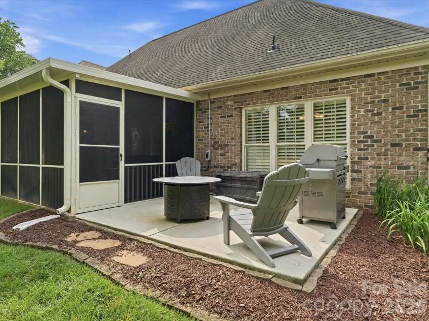2106 Brookberry Lane, Gastonia, NC 28056.  MLS# CAR4389208, YatesRealty ID 30506. 