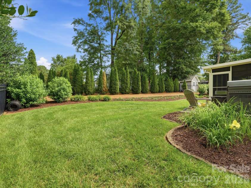 2106 Brookberry Lane, Gastonia, NC 28056.  MLS# CAR4389208, YatesRealty ID 30506. 