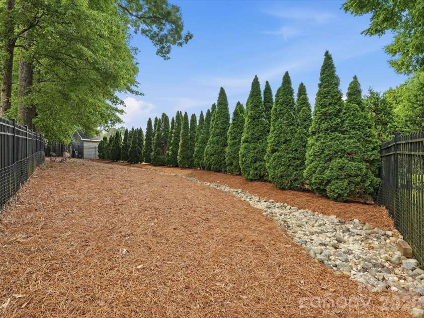2106 Brookberry Lane, Gastonia, NC 28056.  MLS# CAR4389208, YatesRealty ID 30506. 
