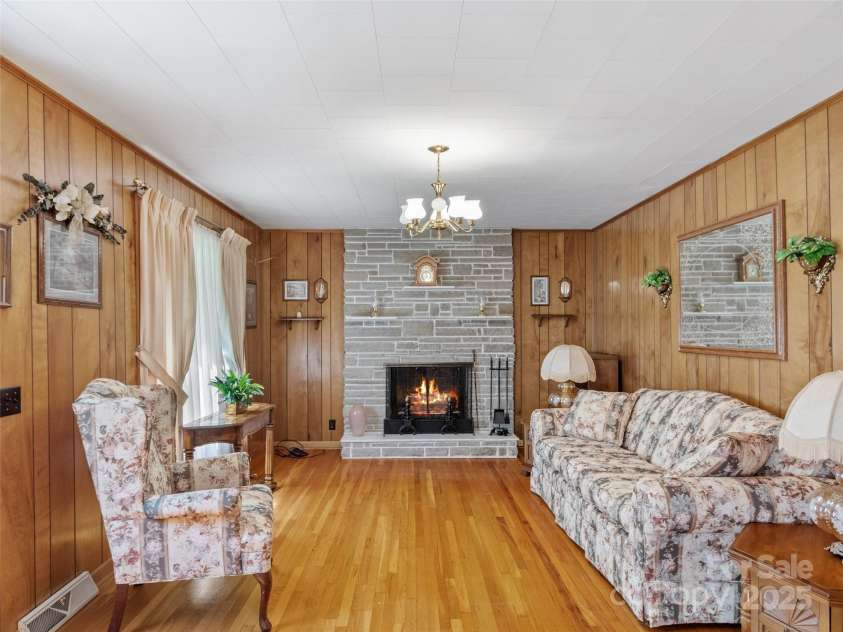 135 Indian Trail, Burnsville, NC 28714.  MLS# CAR4281935, YatesRealty ID 30507. 