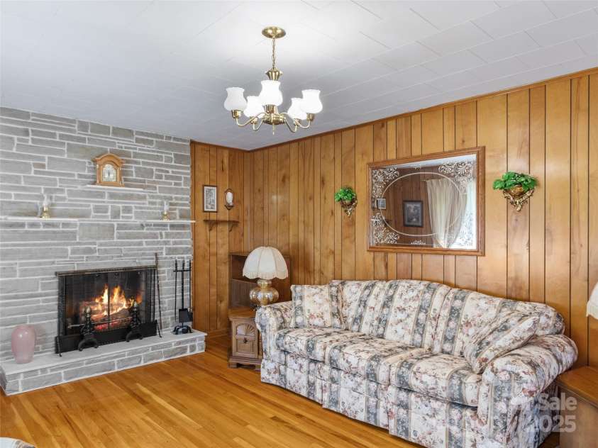 135 Indian Trail, Burnsville, NC 28714.  MLS# CAR4281935, YatesRealty ID 30507. 