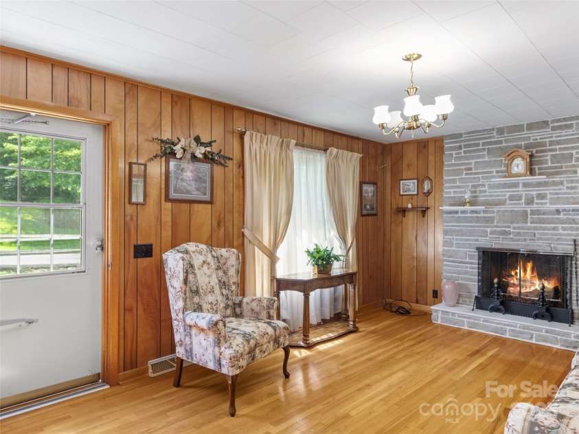 135 Indian Trail, Burnsville, NC 28714.  MLS# CAR4281935, YatesRealty ID 30507. 