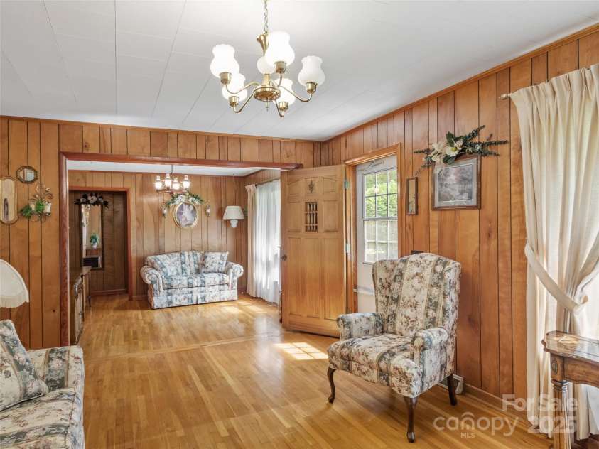 135 Indian Trail, Burnsville, NC 28714.  MLS# CAR4281935, YatesRealty ID 30507. 