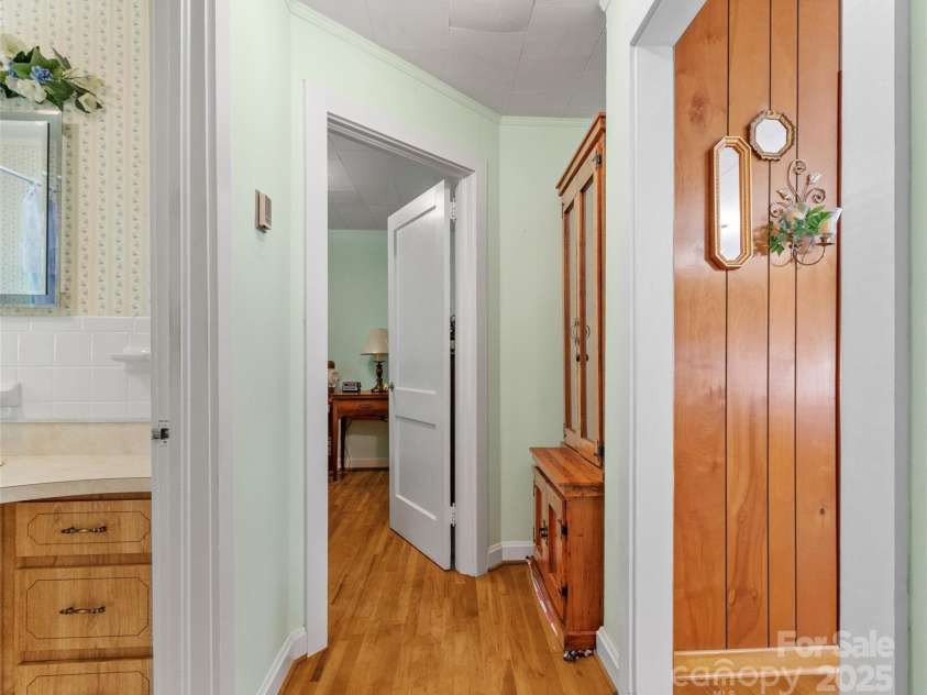 135 Indian Trail, Burnsville, NC 28714.  MLS# CAR4281935, YatesRealty ID 30507. 