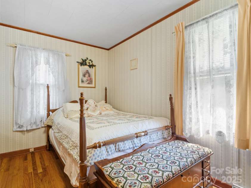 135 Indian Trail, Burnsville, NC 28714.  MLS# CAR4281935, YatesRealty ID 30507. 