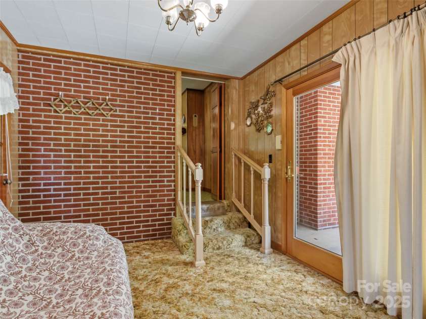 135 Indian Trail, Burnsville, NC 28714.  MLS# CAR4281935, YatesRealty ID 30507. 