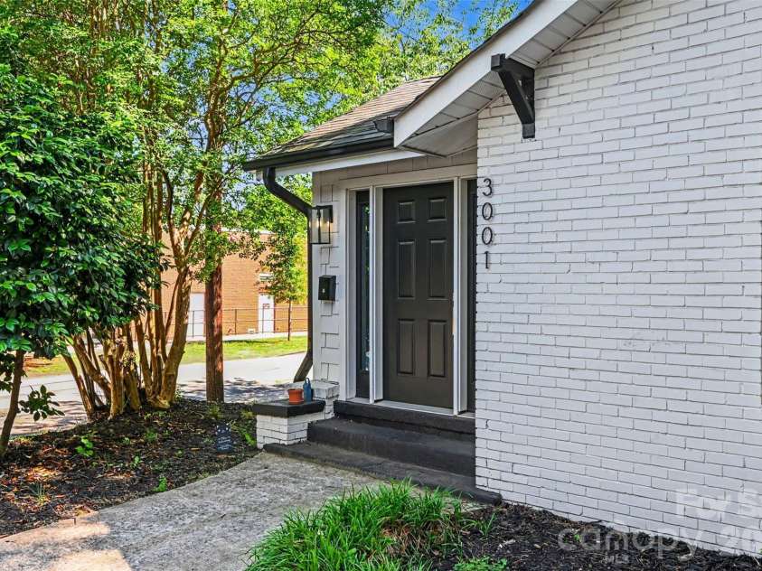 3001 Tuckaseegee Road, Charlotte, NC 28208.  MLS# CAR4367359, YatesRealty ID 30508. 