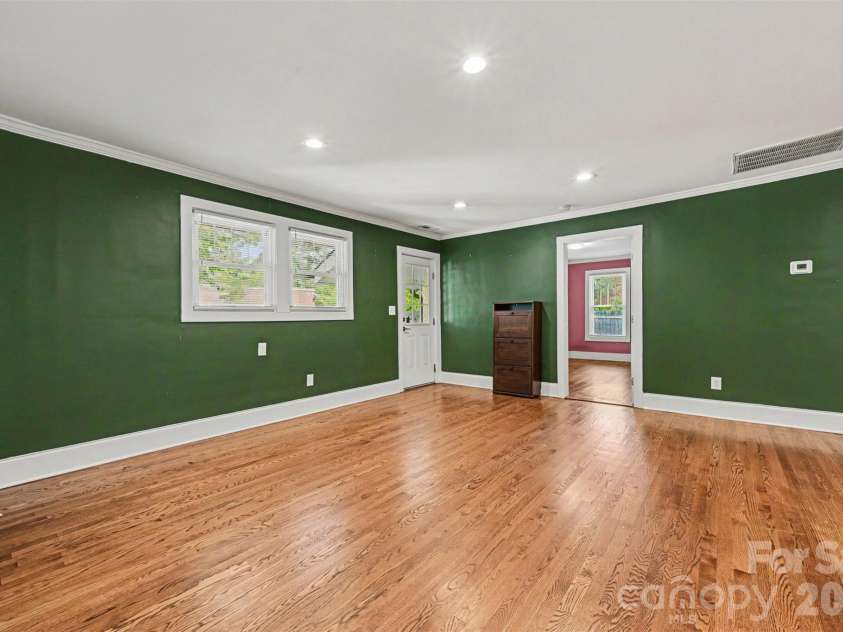 3001 Tuckaseegee Road, Charlotte, NC 28208.  MLS# CAR4367359, YatesRealty ID 30508. 