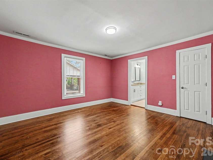 3001 Tuckaseegee Road, Charlotte, NC 28208.  MLS# CAR4367359, YatesRealty ID 30508. 