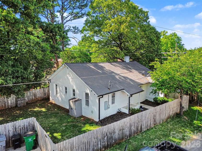 3001 Tuckaseegee Road, Charlotte, NC 28208.  MLS# CAR4367359, YatesRealty ID 30508. 