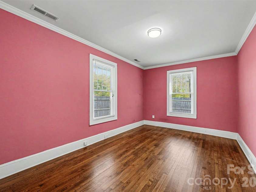 3001 Tuckaseegee Road, Charlotte, NC 28208.  MLS# CAR4367359, YatesRealty ID 30508. 