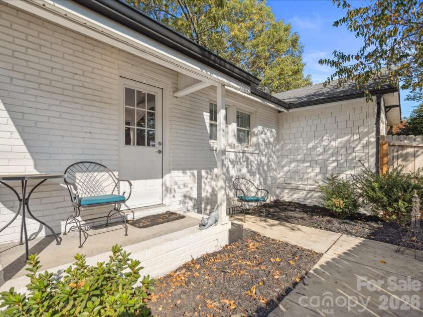 3001 Tuckaseegee Road, Charlotte, NC 28208.  MLS# CAR4367359, YatesRealty ID 30508. 