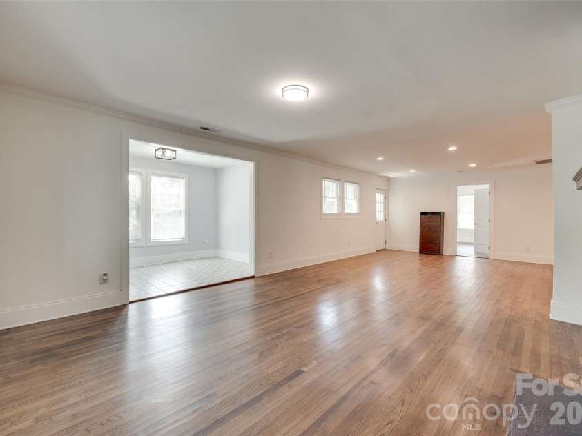 3001 Tuckaseegee Road, Charlotte, NC 28208.  MLS# CAR4367359, YatesRealty ID 30508. 