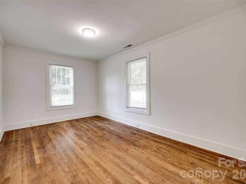 3001 Tuckaseegee Road, Charlotte, NC 28208.  MLS# CAR4367359, YatesRealty ID 30508. 