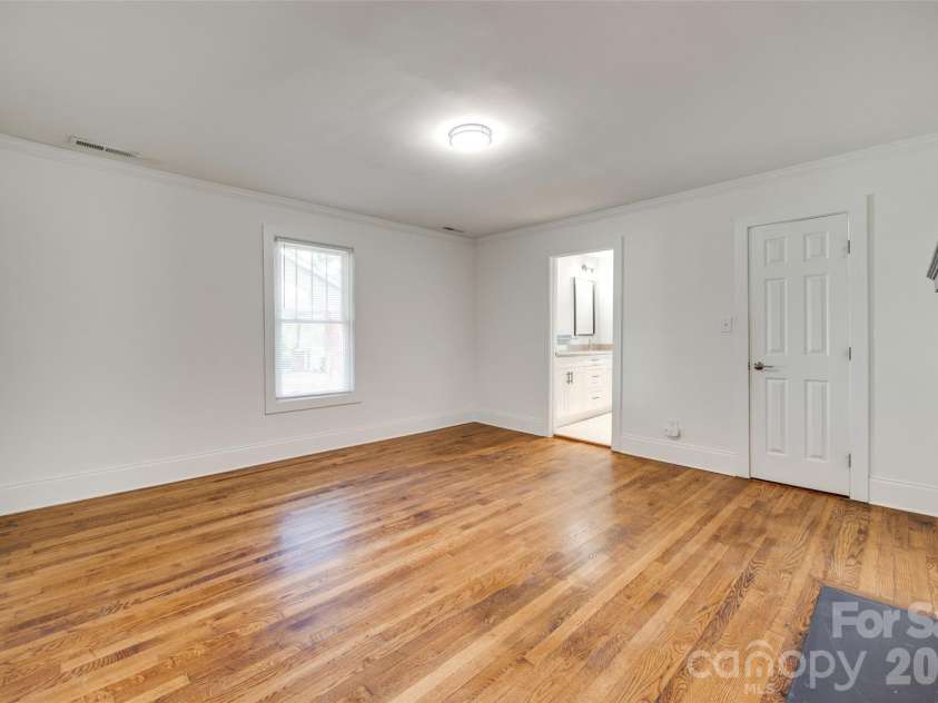 3001 Tuckaseegee Road, Charlotte, NC 28208.  MLS# CAR4367359, YatesRealty ID 30508. 