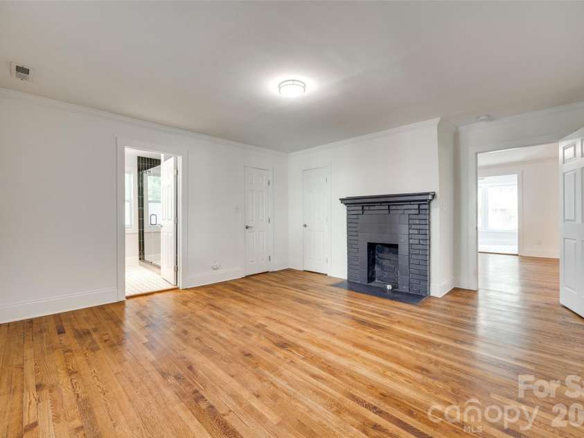 3001 Tuckaseegee Road, Charlotte, NC 28208.  MLS# CAR4367359, YatesRealty ID 30508. 