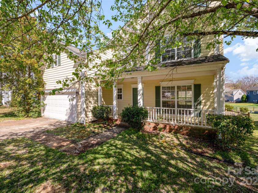 6720 Neuhoff Lane, Charlotte, NC 28269.  MLS# CAR4231880, YatesRealty ID 3051. 